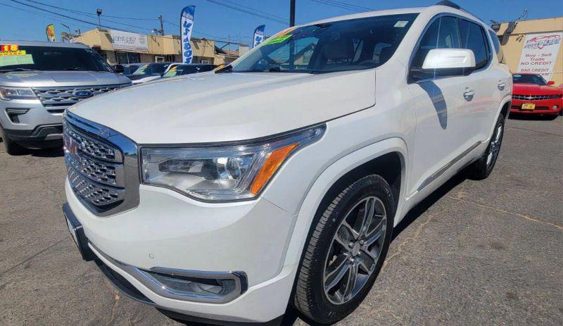 2017 GMC Acadia Denali