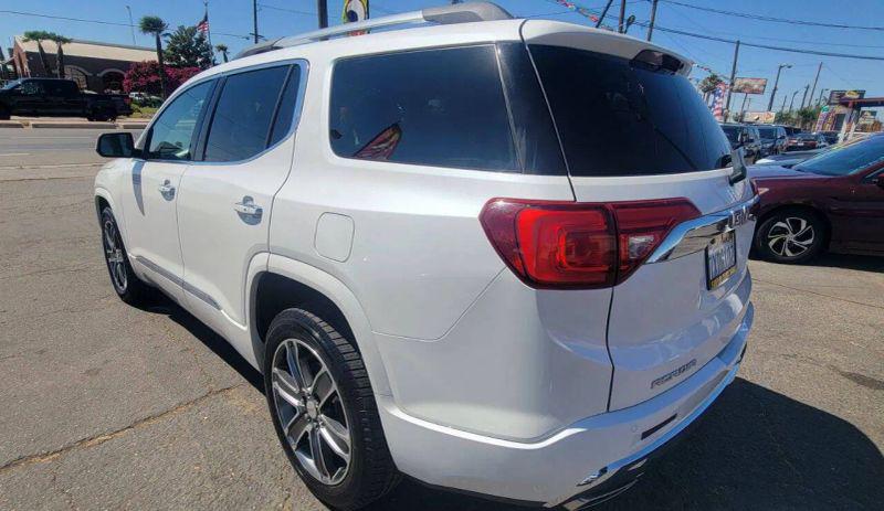 2017 GMC Acadia Denali