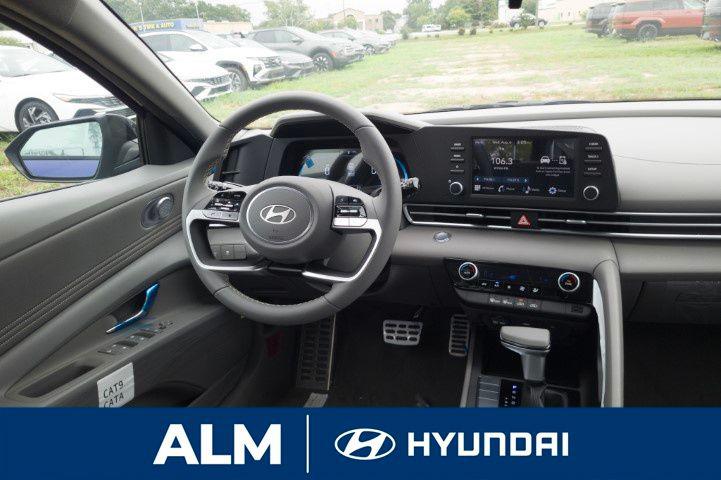 2025 Hyundai Elantra SEL Sport photo 14