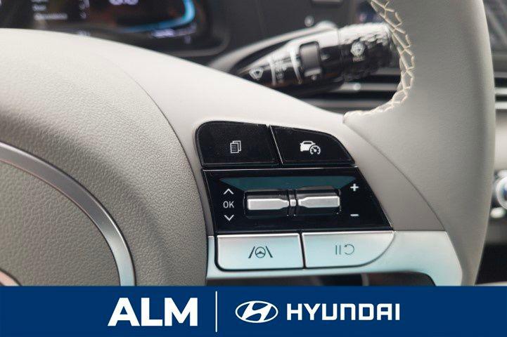 2025 Hyundai Elantra SEL Sport photo 17