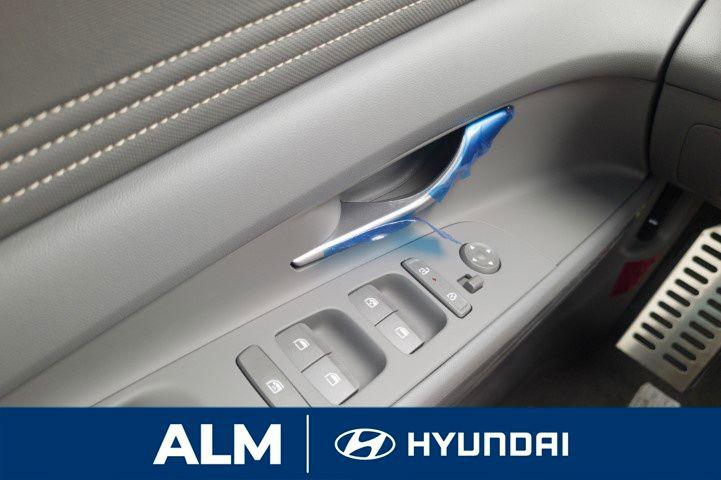2025 Hyundai Elantra SEL Sport photo 20