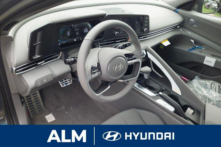 2025 Hyundai Elantra SEL Sport photo 4