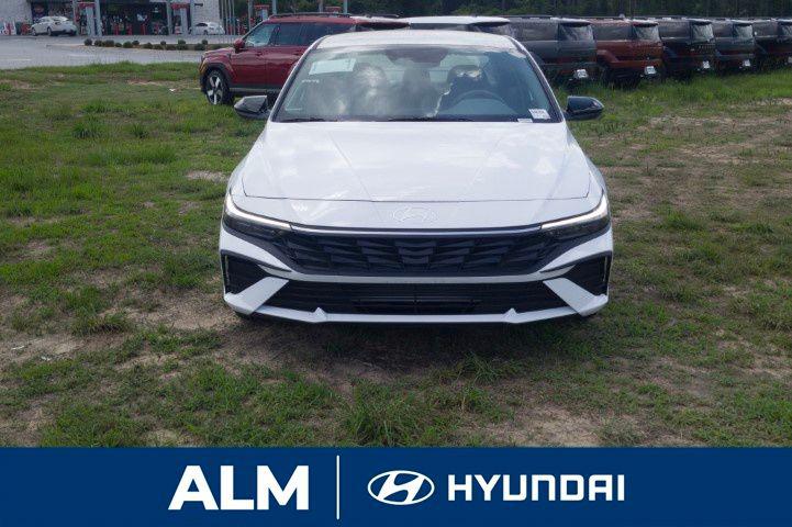 2025 Hyundai Elantra SEL Sport photo 2