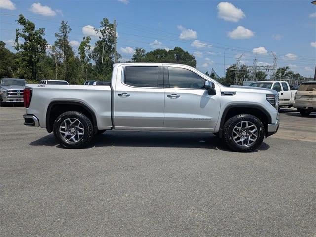 2022 GMC Sierra 1500 4WD Crew Cab Short Box SLT 2022 GMC Sierra 1500 4WD Crew Cab Short Box SLT