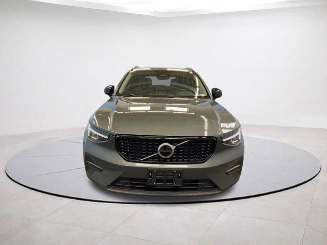 2026 Volvo XC40 B5 Core