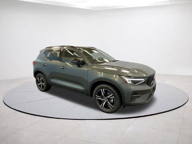 2026 Volvo XC40 B5 Core