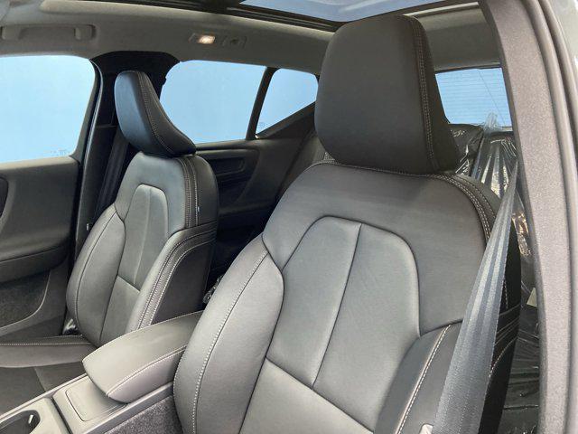 2026 Volvo XC40 B5 Core