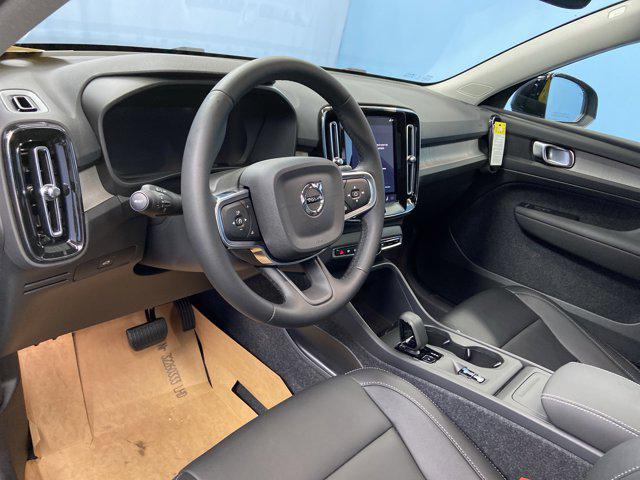 2026 Volvo XC40 B5 Core