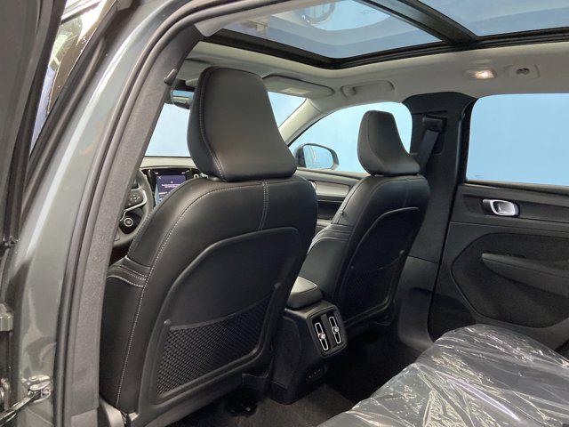 2026 Volvo XC40 B5 Core
