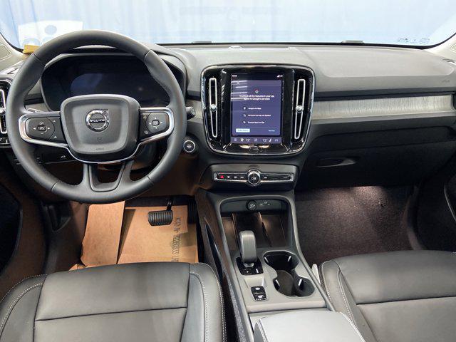 2026 Volvo XC40 B5 Core