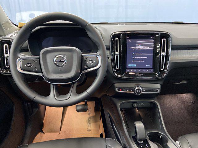 2026 Volvo XC40 B5 Core