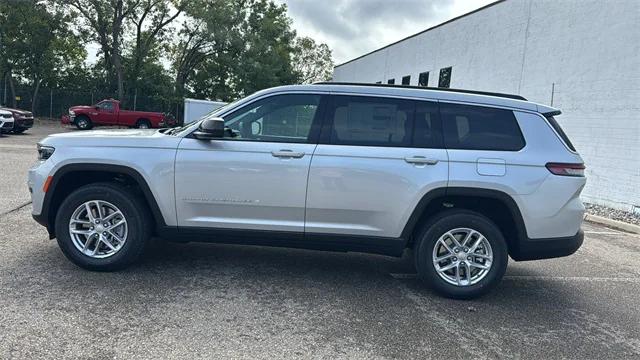 2025 Jeep Grand Cherokee GRAND CHEROKEE L LAREDO X 4X4