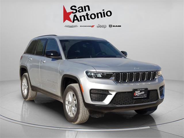 2025 Jeep Grand Cherokee GRAND CHEROKEE LAREDO X 4X2