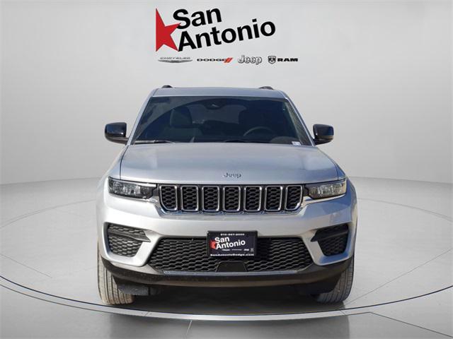 2025 Jeep Grand Cherokee GRAND CHEROKEE LAREDO X 4X2