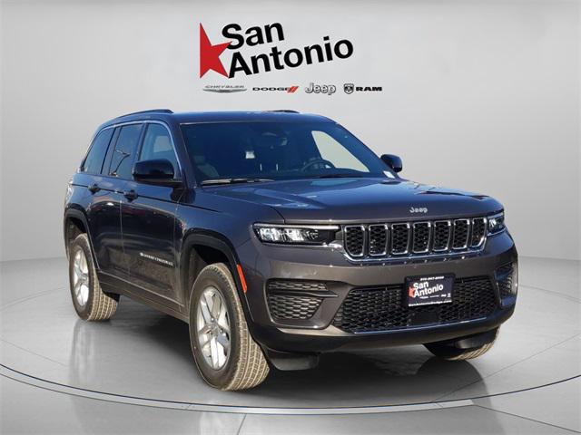 2025 Jeep Grand Cherokee GRAND CHEROKEE LAREDO X 4X2