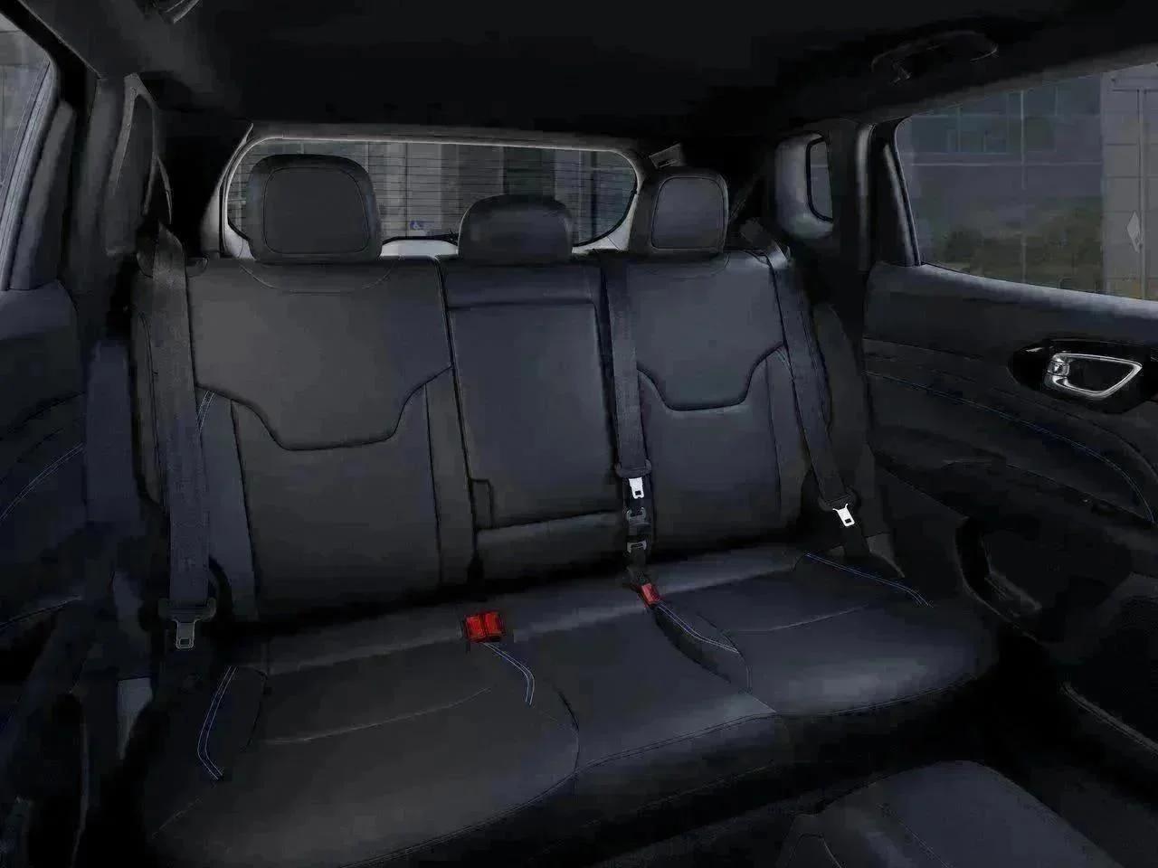 New 2026 Diamond Black Crystal Pearl-Coat Exterior Paint Jeep Limited image 15