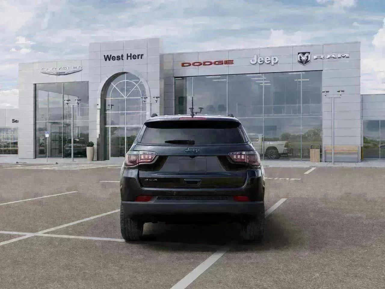 New 2026 Diamond Black Crystal Pearl-Coat Exterior Paint Jeep Limited image 33