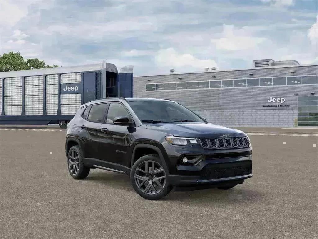 New 2026 Diamond Black Crystal Pearl-Coat Exterior Paint Jeep Limited image 5