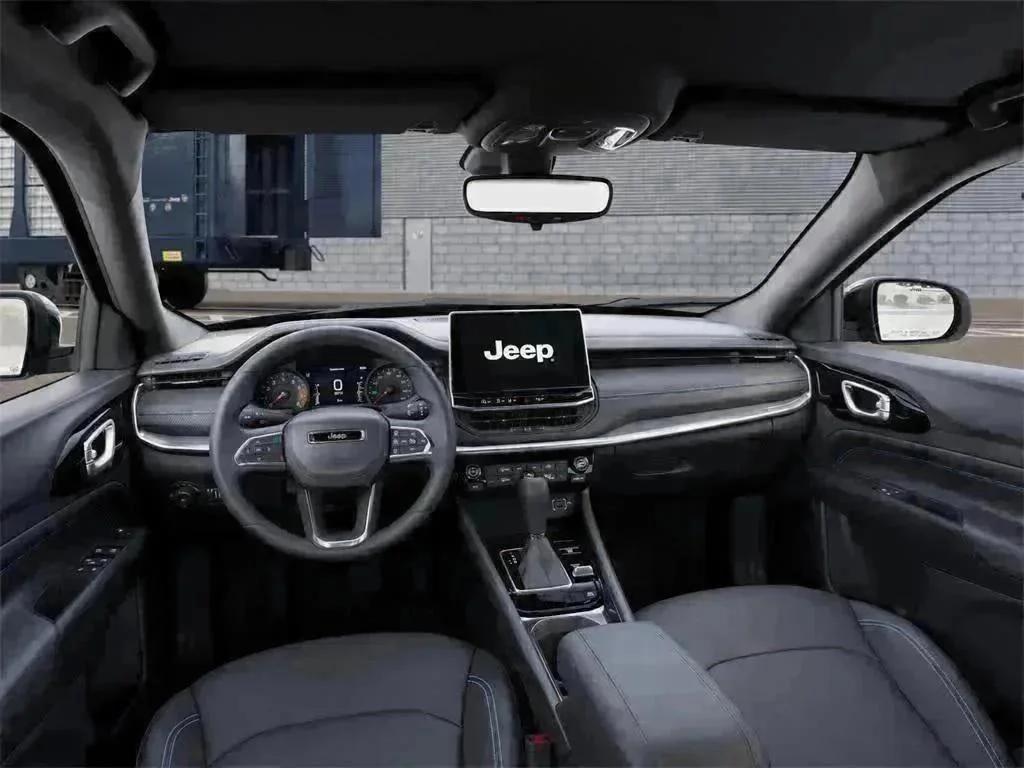 New 2026 Diamond Black Crystal Pearl-Coat Exterior Paint Jeep Limited image 14