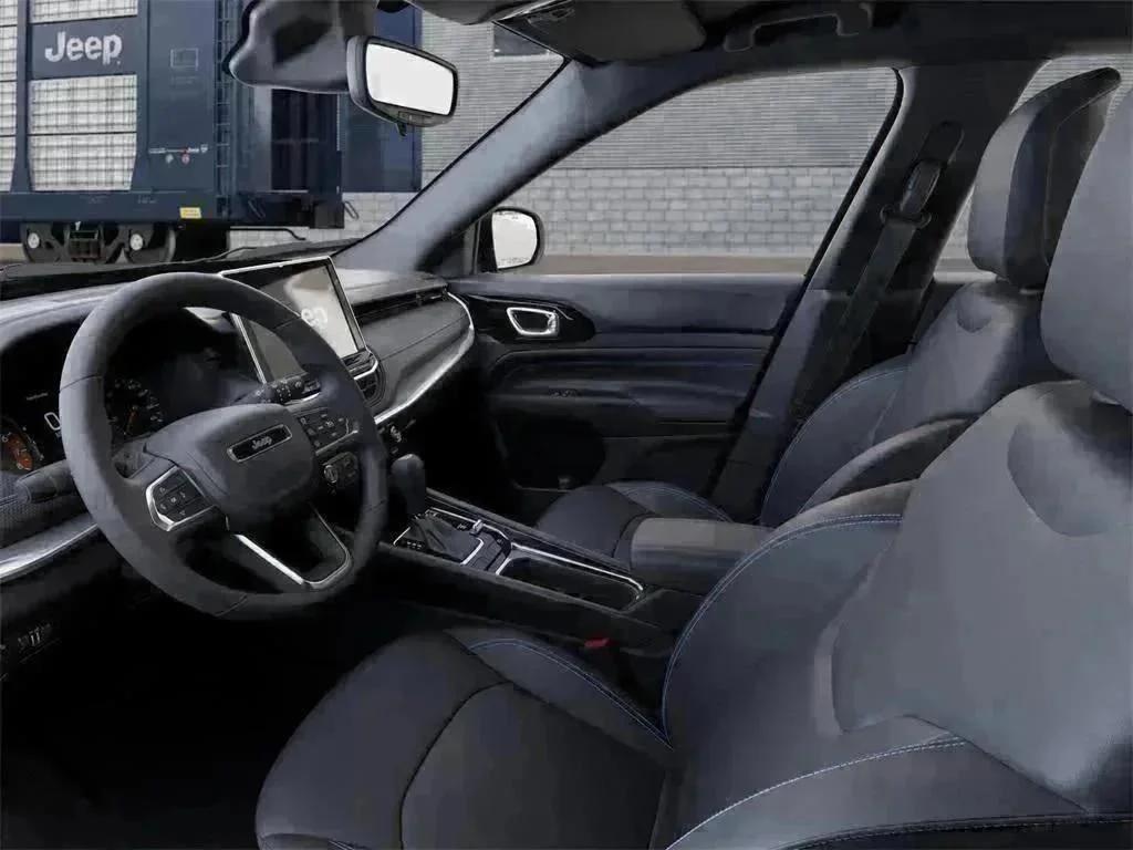 New 2026 Diamond Black Crystal Pearl-Coat Exterior Paint Jeep Limited image 22