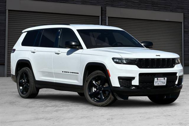 2023 Jeep Grand Cherokee L Altitude 4x4 2023 Jeep Grand Cherokee L Altitude 4x4