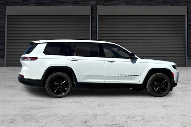 2023 Jeep Grand Cherokee L Altitude 4x4 2023 Jeep Grand Cherokee L Altitude 4x4
