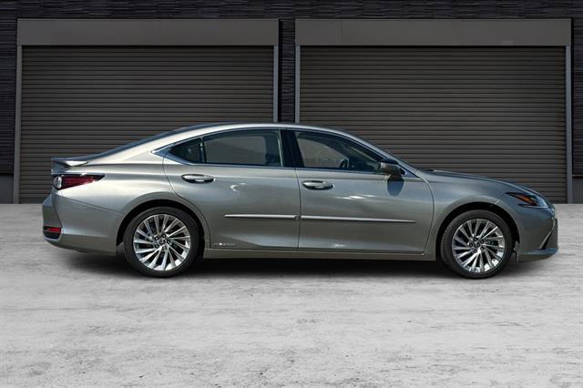 2021 Lexus ES 300h Luxury