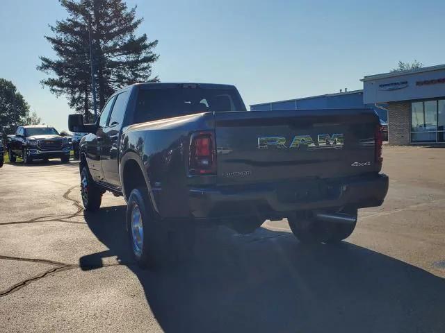 2025 RAM 3500 Big Horn Crew Cab 4x4 8 Box