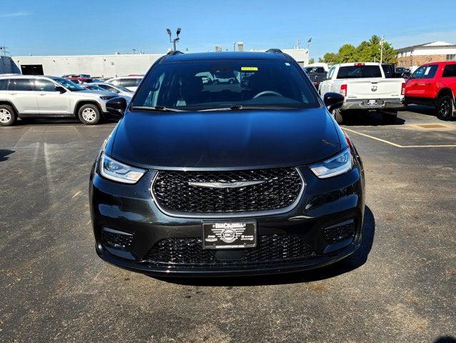 2022 Chrysler Pacifica Limited AWD