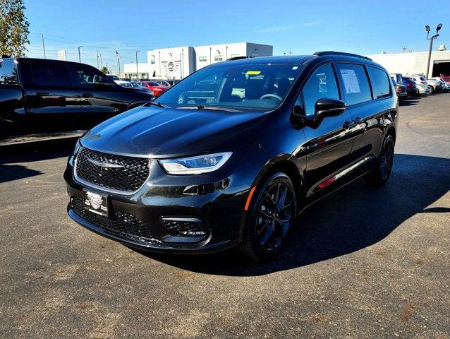 2022 Chrysler Pacifica Limited AWD