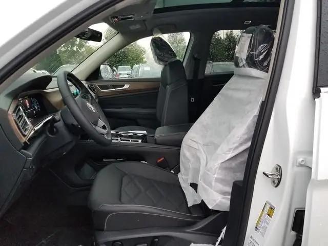 2026 Volkswagen Atlas SE with Technology