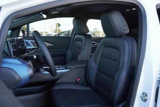 2025 Chevrolet Equinox LT 2