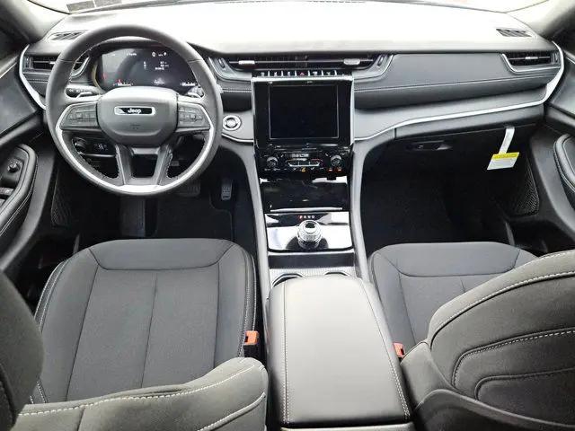 2025 Jeep Grand Cherokee L Laredo X 4x4