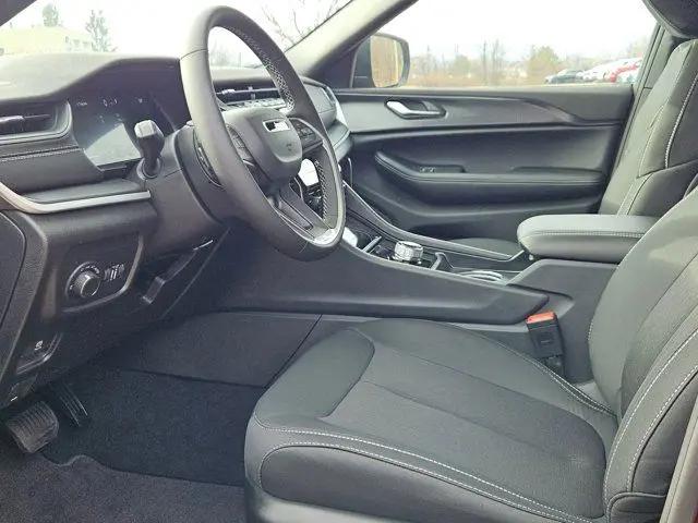 2025 Jeep Grand Cherokee L Laredo X 4x4