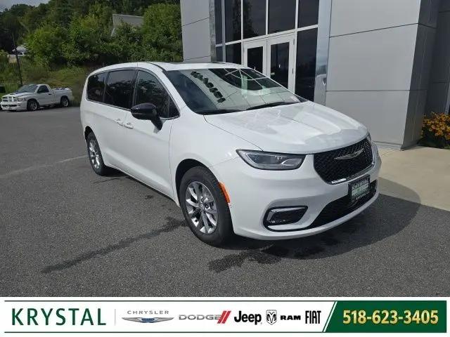 2026 Chrysler Pacifica Select for sale in Warrensburg, NY