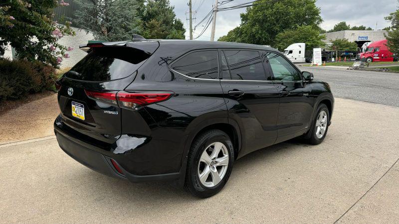 2021 Toyota Highlander Hybrid LE