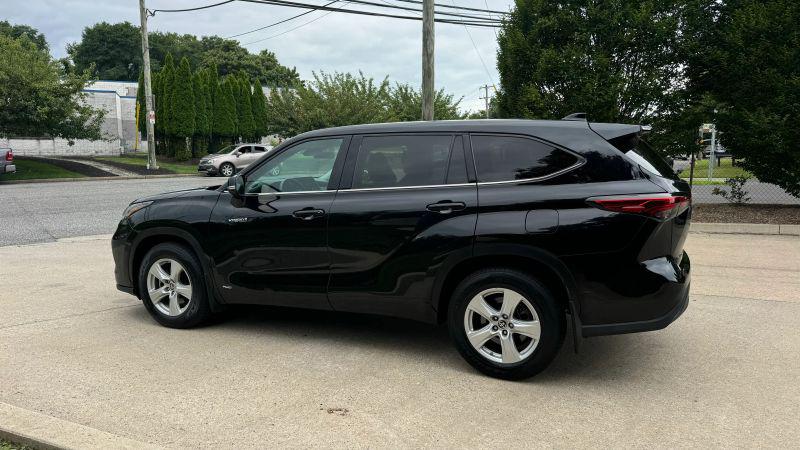2021 Toyota Highlander Hybrid LE