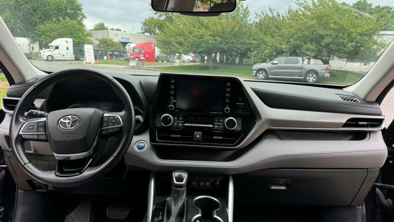 2021 Toyota Highlander Hybrid LE