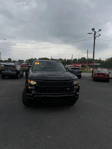 2024 Chevrolet Silverado 1500 2WD Crew Cab Short Bed Custom