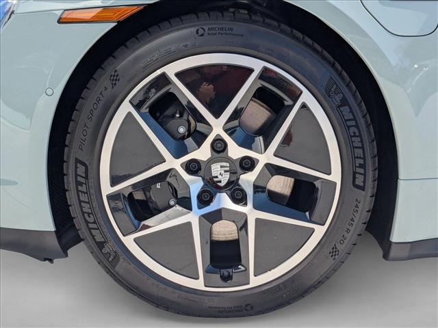 2025 Porsche Taycan 4
