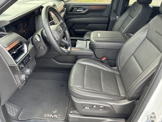 2025 GMC Yukon XL 4WD Denali