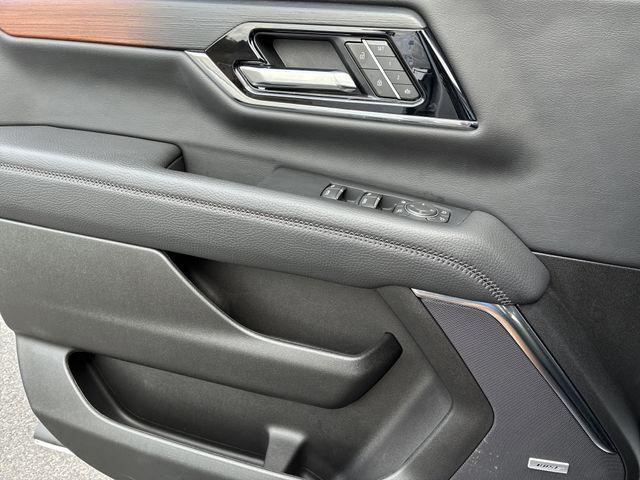 2025 GMC Yukon XL 4WD Denali