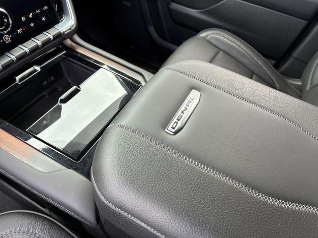 2025 GMC Yukon XL 4WD Denali