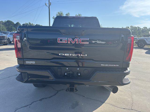 2025 GMC Sierra 2500HD 4WD Crew Cab Standard Bed Denali
