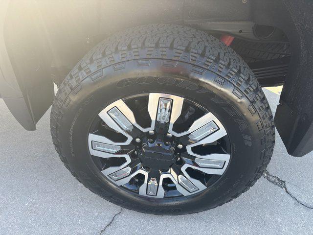 2025 GMC Sierra 2500HD 4WD Crew Cab Standard Bed Denali