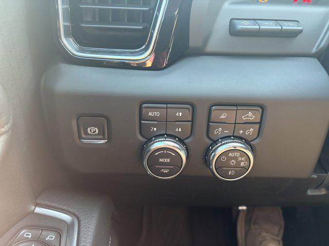 2025 GMC Sierra 2500HD 4WD Crew Cab Standard Bed Denali