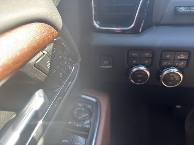 2024 GMC Sierra 3500HD 4WD Crew Cab Standard Bed Denali Ultimate