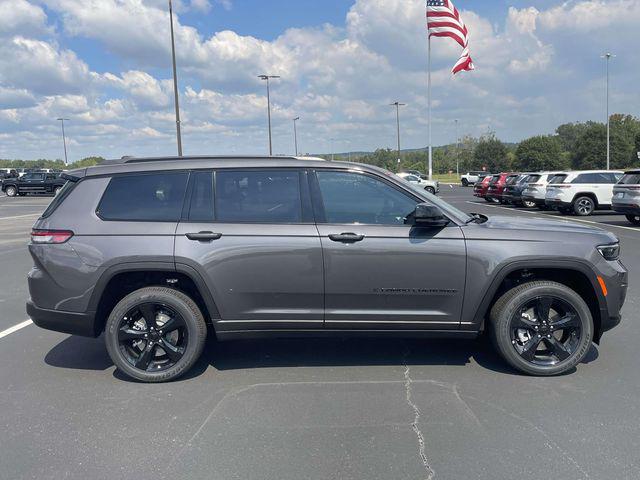 2025 Jeep Grand Cherokee GRAND CHEROKEE L ALTITUDE 4X4