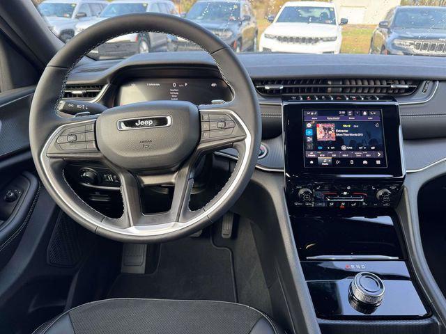 2025 Jeep Grand Cherokee GRAND CHEROKEE L ALTITUDE 4X4