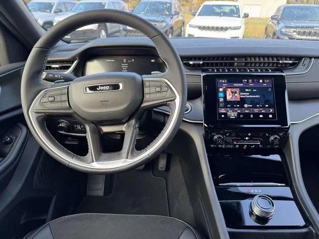 2025 Jeep Grand Cherokee GRAND CHEROKEE L ALTITUDE 4X4